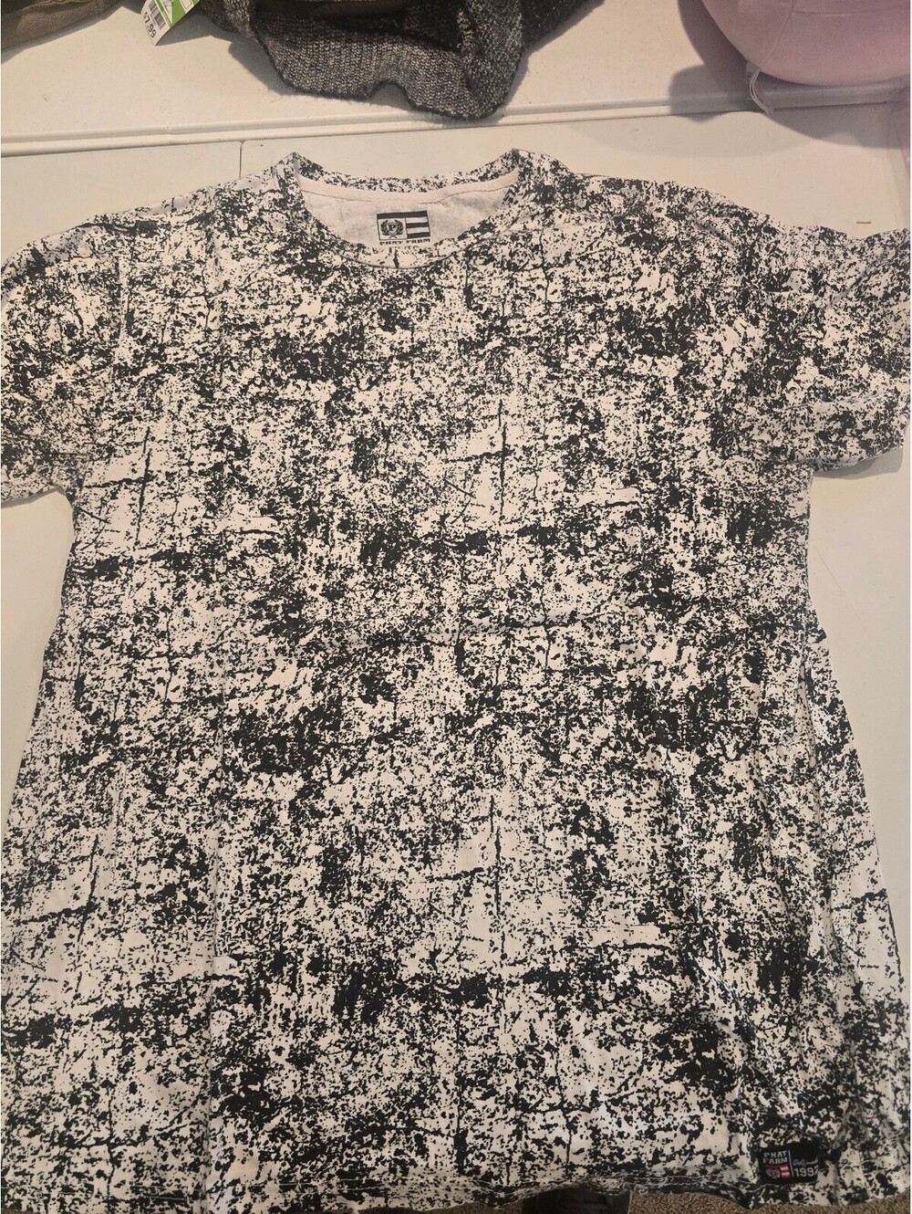 Phat Farm Men's XL Black and White Patterned Cotton T-Shirt